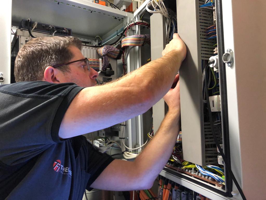 Theunissen service engineer edwin